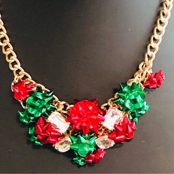 Betsey Johnson Necklace - Red & Green Metallic Bows & Crystal Rhinestones NWT - Picture 11 of 16
